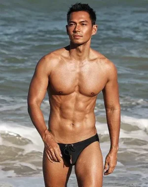 New V20 Core Swimwear-Black Sustainable Beachwear