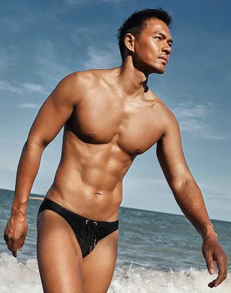 New V20 Core Swimwear-Black Sustainable Beachwear